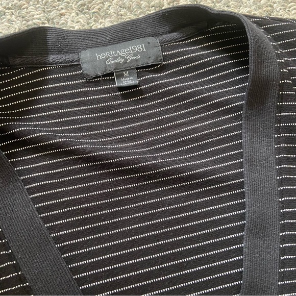 💚10 for $10💚 Cardigan - Picture 2 of 3